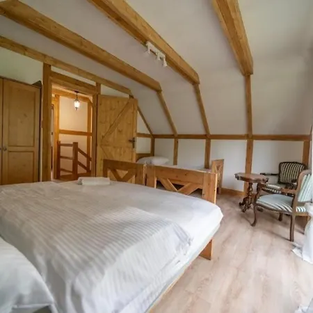 Nr 48 W Kaszubskiej Wenecji Na Gwizdówce W Załakowie Przy Lesie, Jeziorze *