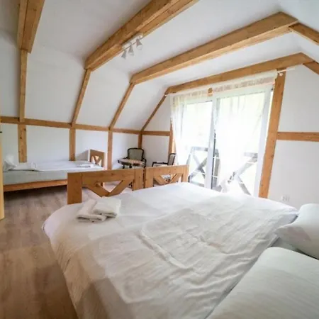Nr 48 W Kaszubskiej Wenecji Na Gwizdowce W Zalakowie Przy Lesie, Jeziorze Zalakowo