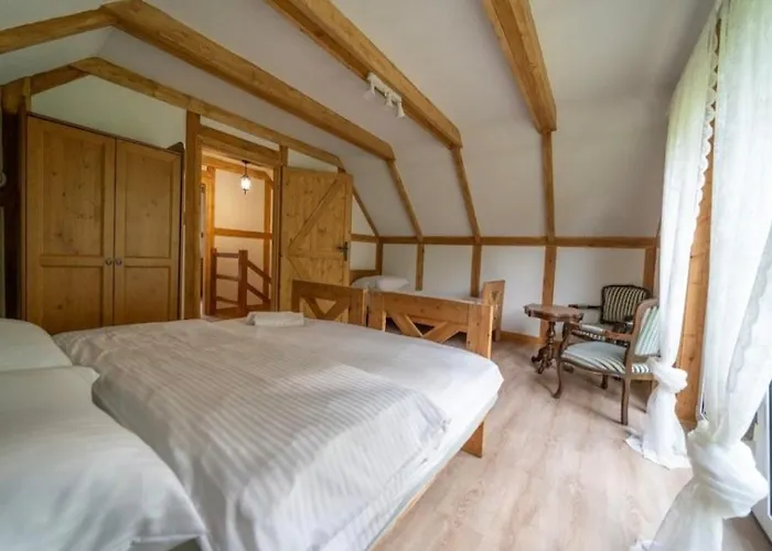 Nr 48 W Kaszubskiej Wenecji Na Gwizdowce W Zalakowie Przy Lesie, Jeziorze *